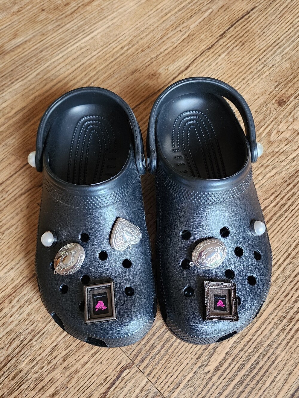 Size 7 Croos Classic Black Kids' Slip-On Clog Shoes with Charms
